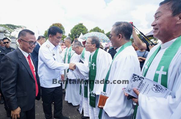 Momen Gubernur Yulius Selvanus Hadiri HUT ke-92 KGPM di Kawangkoan, Didampingi Vanda Sarundajang dan Ketua Umum Gbl. Francky Londa