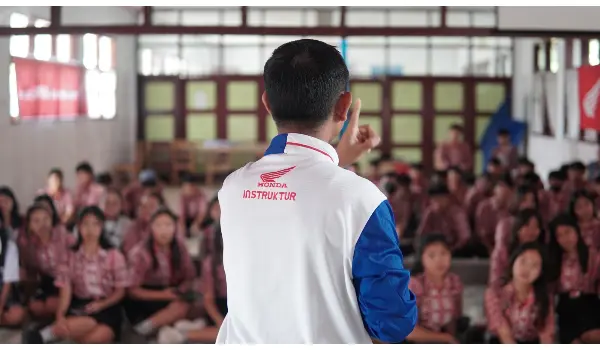 Dari Sekolah ke Jalan Raya, Honda Tebarkan Semangat Aman Berkendara