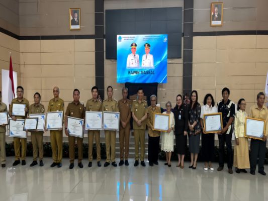 Bupati Kepulauan Sangihe Hadiri Pernikahan Massal dan Terima Penghargaan Prestasi Dukcapil di Tingkat Provinsi Sulut