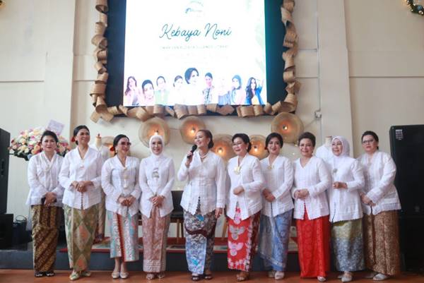 Kebaya Noni Resmi Jadi Warisan Budaya Takbenda Indonesia: Perjalanan Panjang dari Manado ke Panggung Dunia