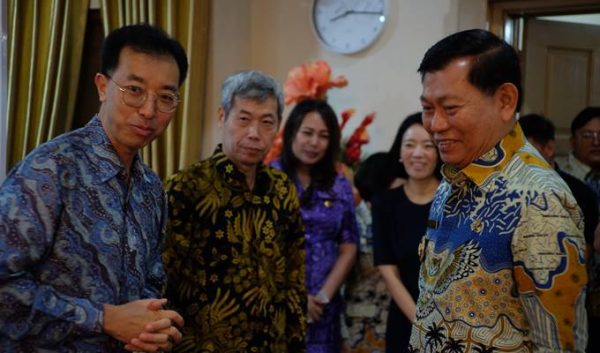 Membahas Penerbangan Langsung dan Kerja Sama Pendidikan