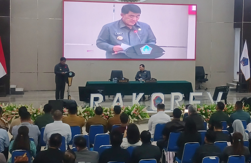 Gubernur Yulius Selvanus Buka Rakorev Pelaksanaan RKPD Triwulan III Kabupaten/Kota se-Sulut