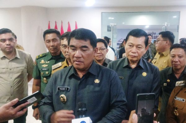 Gubernur Yulius Selvanus Ajak Guru Terus Berinovasi pada Upacara Hari Guru Nasional 2025 di Sulut