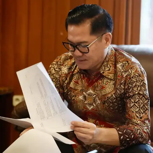 Gubernur Mahyeldi Ansharullah dan Masyarakat Sumatera Barat Apresiasi Kepedulian Bupati Joune Ganda untuk Korban Bencana
