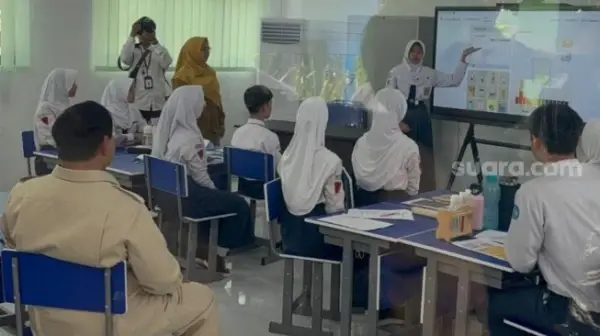 Smartboard dari Uang Koruptor: Jurus Prabowo ‘Sita’ Aset untuk Cerdaskan Anak Bangsa
