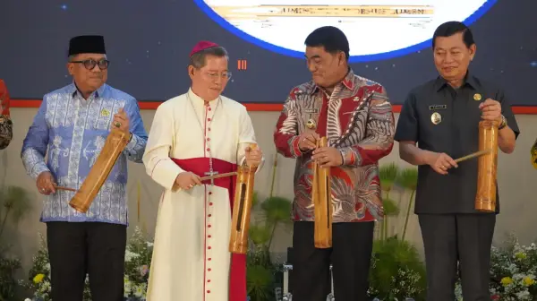 Gubernur Yulius Selvanus Dukung Sulut Jadi Tuan Rumah Pesparani Nasional IV Tahun 2027