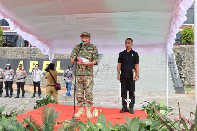Bupati Kandoli Kandoli Pimpin Apel Gelar Pasukan di Polres Mitra, Pastikan Kesiapan Penanganan Bencana.