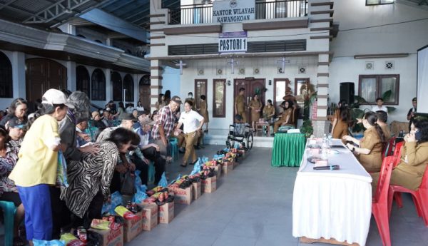 Vanda Sarundajang Hadiri Baksos di GMIM Sion Sentrum Sendangan Kawangkoan