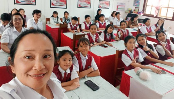 Siswa SD Katolik Santa Monica Langowan Tatap Muka dengan Presiden Prabowo Subianto