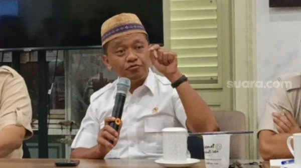 Ketua Umum Partai Golkar yang juga Menteri Energi dan Sumber Daya Mineral (ESDM), Bahlil Lahadalia. (Suara.com/Novian)