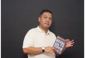 Dua Guru, Dua Cahaya: Catatan Hati untuk Hari Guru Nasional