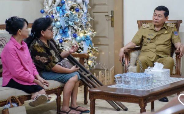 Wagub Victor Mailangkay Serahkan Kursi Roda, Wujud Kepedulian Nyata bagi Penyandang Disabilitas