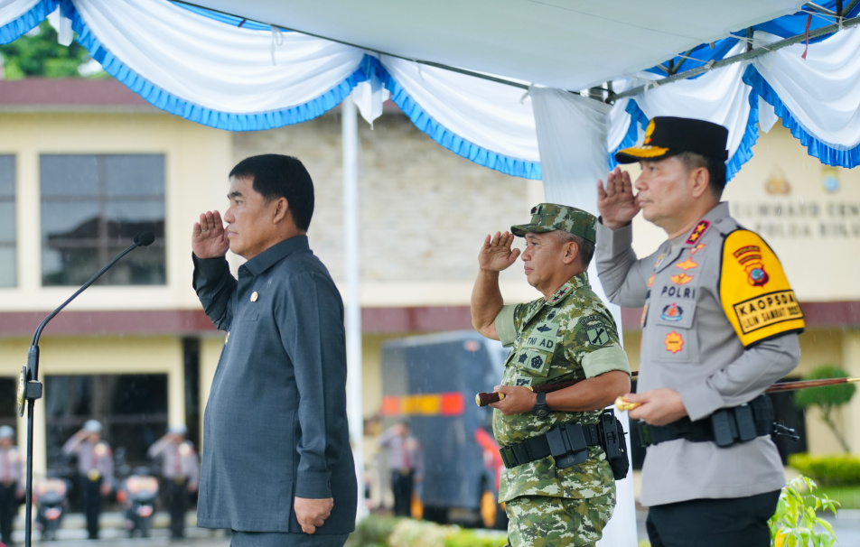 Gubernur Yulius Selvanus Pimpin Apel Operasi Lilin Samrat 2025 dan Pengamanan Nataru