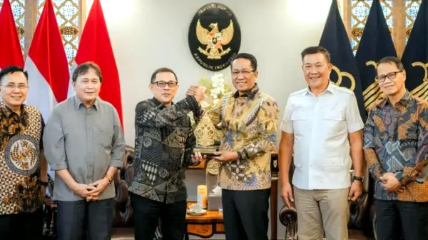 Kunjungan ke Kemenkumham: Unsrat Manado Ditantang Menteri Supratman Agtas Kembangkan Inovasi yang Aplikatif