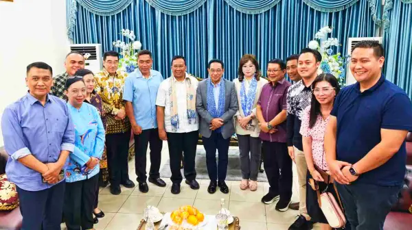 Wamenkes Benjamin Tiba di Manado untuk Perkuat Layanan Kesehatan, Disambut Hangat Direksi RSUP Kandou 9 Wamenkes Benjamin Tiba di Manado untuk Perkuat Layanan Kesehatan, Disambut Hangat Direksi RSUP Kandou