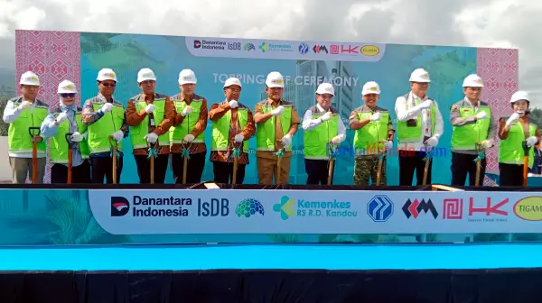 Topping Off Gedung Pusat Kanker RSUP Kandou: Wamenkes Benjamin Targetkan Rampung Juni 2026