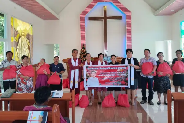 Rio Dondokambey Salurkan Ribuan Paket Bantuan Aspirasi Komisi XI untuk Masyarakat Sulut