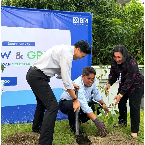 HUT ke-130 BRI, Region 16 Manado Tanam 100 Pohon Buah di Empat Cabang