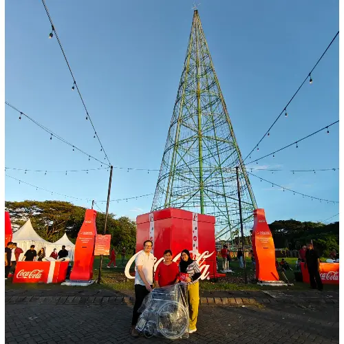 Berbagi Kasih di Pohon Kasih, Cara Coca-Cola Menyebar Kebahagiaan Natal di Manado
