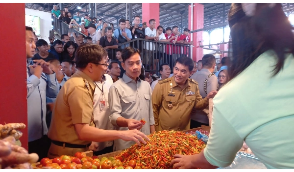 Wakil Presiden Gibran Rakabuming Tinjau Pasar Bersehati Manado, Pastikan Harga Pangan Tetap Stabil