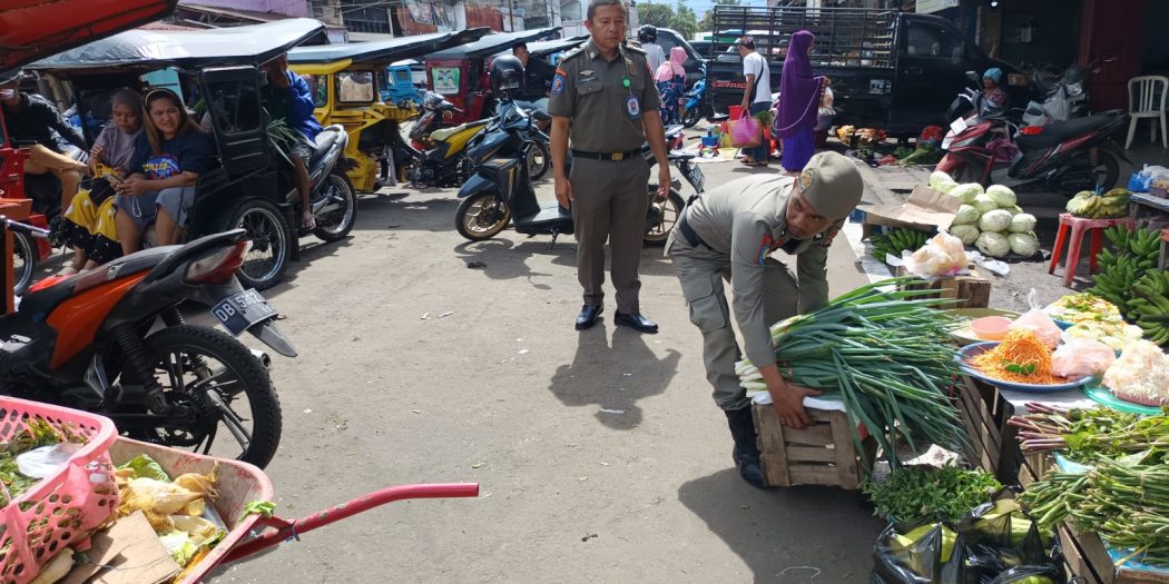 Satpol Pp Kotamobagu Tertibkan Pedagang Yang Berjualan Di Jalan