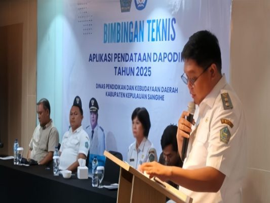 Dorong Penguatan Data Pendidikan, Wabup Sangihe Resmi Buka Bimtek Dapodik 2025