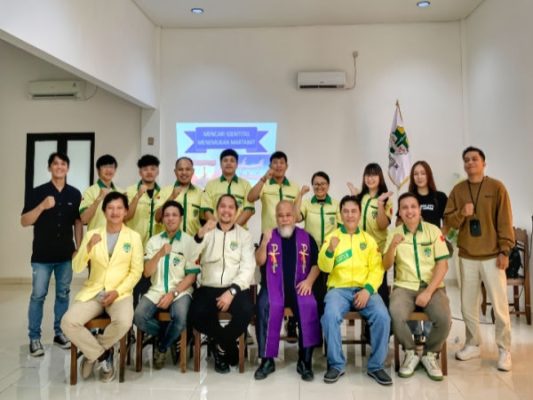 Pemuda Katolik Komda Sulut Meneguhkan Arah Kaderisasi dalam Seminar dan Rekoleksi 9 Pemuda Katolik Komda Sulut Meneguhkan Arah Kaderisasi dalam Seminar dan Rekoleksi
