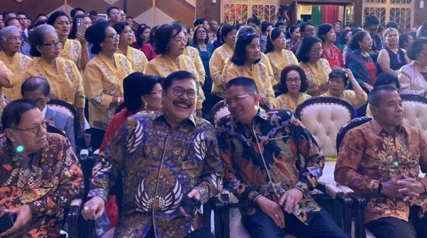 Jan Maringka Hadiri Natal Bersama Keluarga Besar Kejaksaan RI 9 Jan Maringka Hadiri Natal Bersama Keluarga Besar Kejaksaan RI
