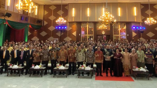 Jan Maringka Hadiri Natal Bersama Keluarga Besar Kejaksaan RI 10 Jan Maringka Hadiri Natal Bersama Keluarga Besar Kejaksaan RI