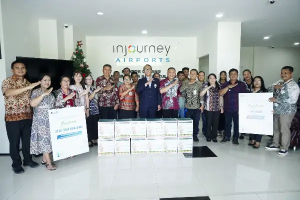 InJourney Airports Sam Ratulangi Perkuat TJSL: Sembako, Fasilitas Sekolah, hingga Gazebo Wisata