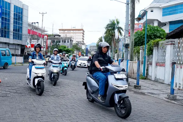 Rasakan Nyamannya Motor Listrik Honda, DAW Gelar EVening Ride di Kota Manado