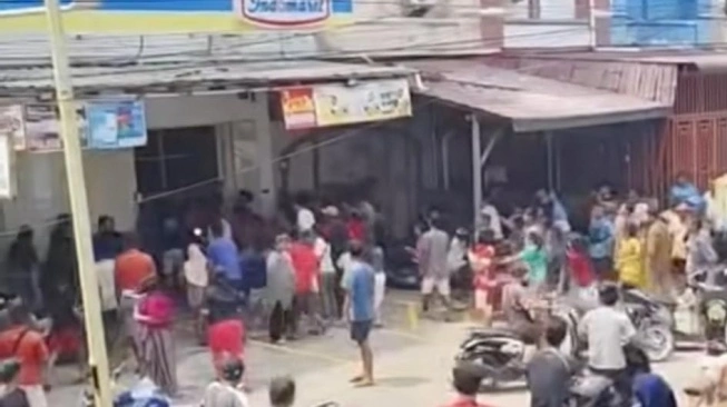 Cegah Penjarahan Meluas Pasca Banjir: Polda Sumut Kerahkan Brimob di Minimarket hingga Gudang Bulog