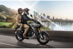 Pasiar Natal Sebentar Lagi, Berikut Tips Berkendara Aman dengan Sepeda Motor