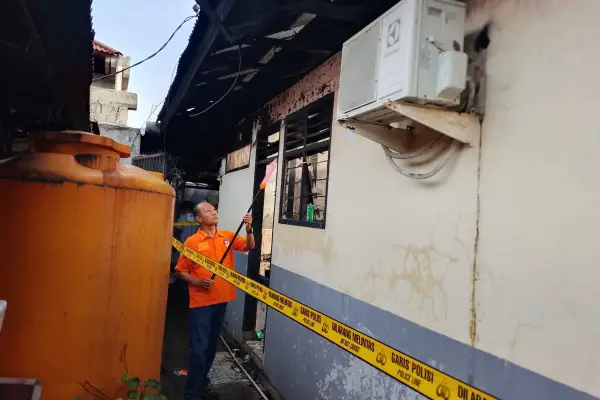 Rumah Polisi di Kelurahan Wangurer Nyaris Ludes Terbakar
