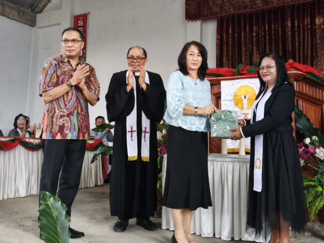 Bukan Sekadar Dana, Ketua Sinode GMIM dan Sahabat Bangkitkan Semangat Pembangunan Gereja Bethesda Lowian