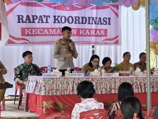 Jelang Pilhut Desa, Kapolsek Kakas Minta Pemerintah Desa Aktif Cegah Konflik 8 Jelang Pilhut Desa, Kapolsek Kakas Minta Pemerintah Desa Aktif Cegah Konflik
