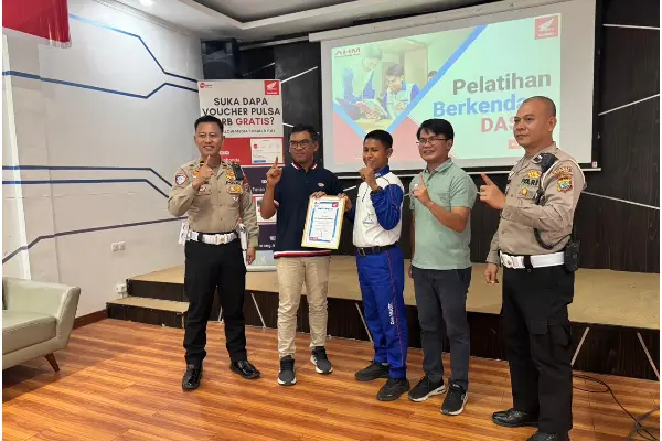 DAW Honda dan Satlantas Polres Minsel Bersinergi Edukasi Safety Riding di PT Sasa Inti