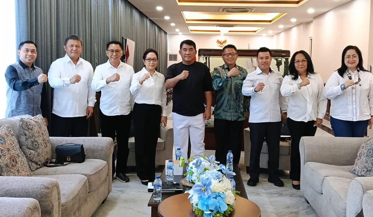 Timsus Gubernur Percepatan Pembangunan Sulawesi Utara bersama Gubernur Sulut dalam pertemuan pengawalan program strategis nasional dan prioritas pembangunan daerah.