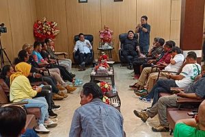 Hengky Honandar Gelar Coffee Morning Bersama Wartawan Bitung