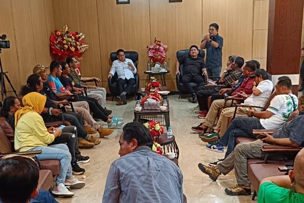 Hengky Honandar Gelar Coffee Morning Bersama Wartawan Bitung