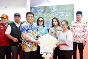 Gubernur Yulius Selvanus Serahkan Kunci Huntap untuk Pengungsi Gunung Ruang, Tanda Awal Hidup Baru di Bolsel