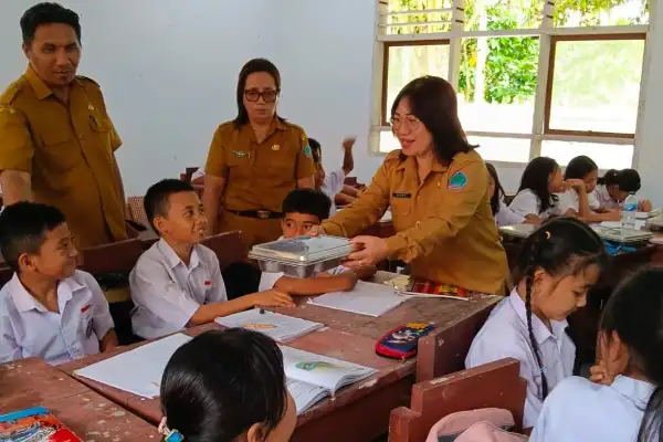 Janji Jofieta Supit Terbukti, Polemik Siswa Belajar di Lantai Tuntas