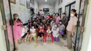 Kado Cinta di Ruang Estella RSUP Kandou: Saat Hari Kanker Anak Berbalut Manisnya Valentine