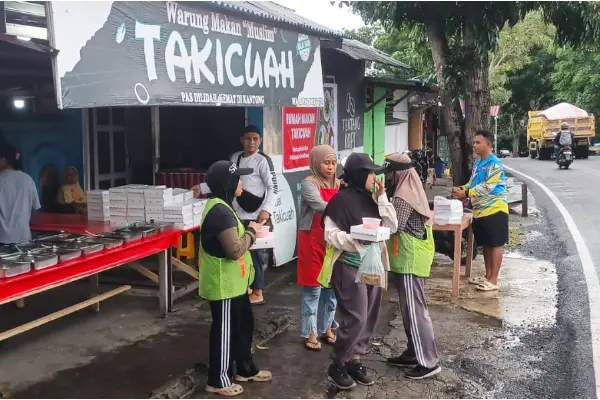 Warteg Gratis Alfamart: Berbagi Buka Puasa Sekaligus Menggerakkan UMKM Lokal