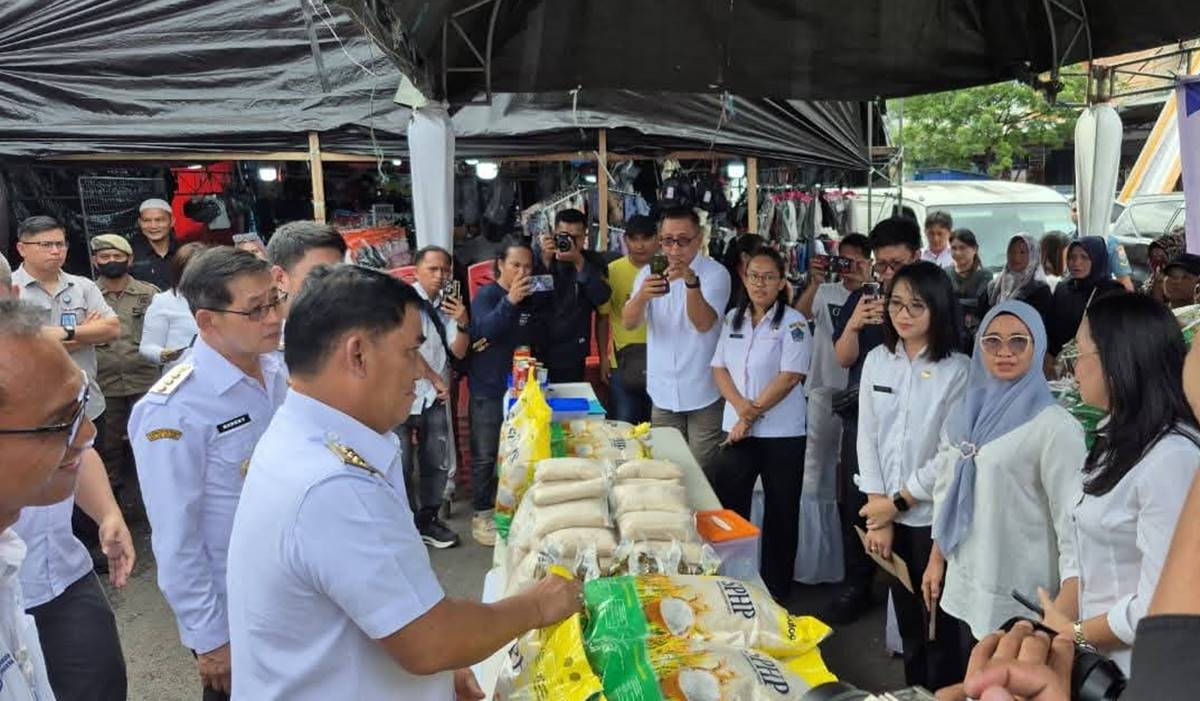Yulius Selvanus Resmi Buka Gerakan Pangan Murah di Bitung, Hengky Honandar Hadir Lengkap