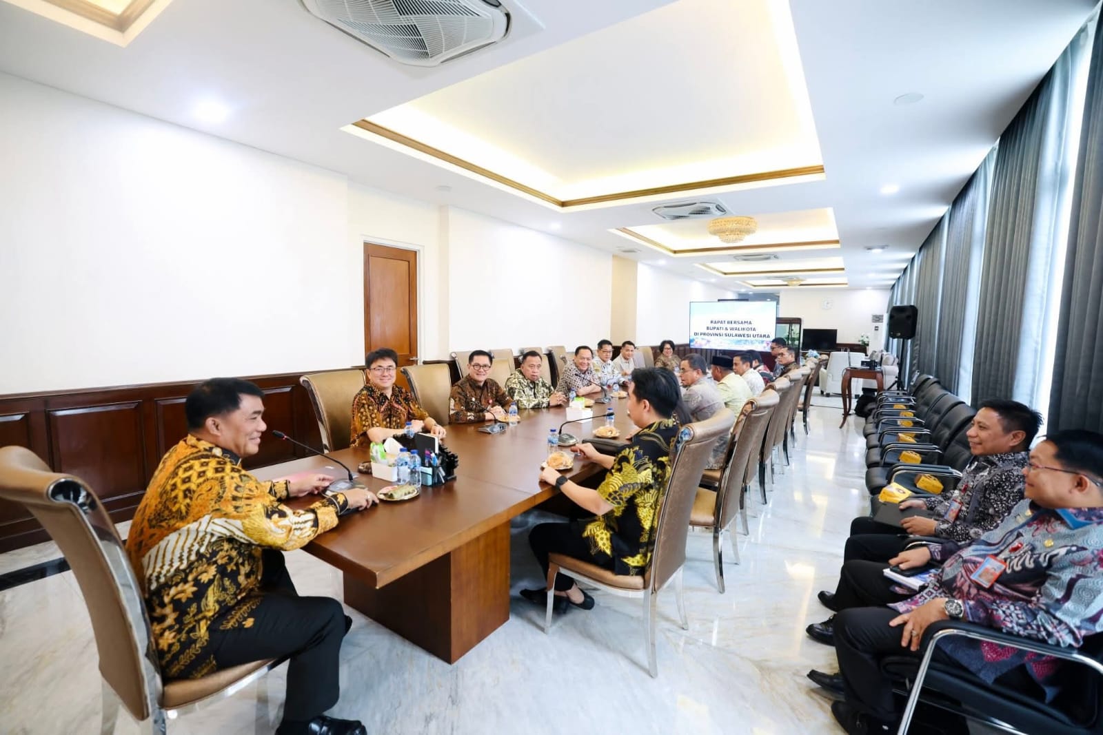 Weny Gaib Ikuti Rapat Kerja Gubernur Bersama Kepala Daerah se Sulut
