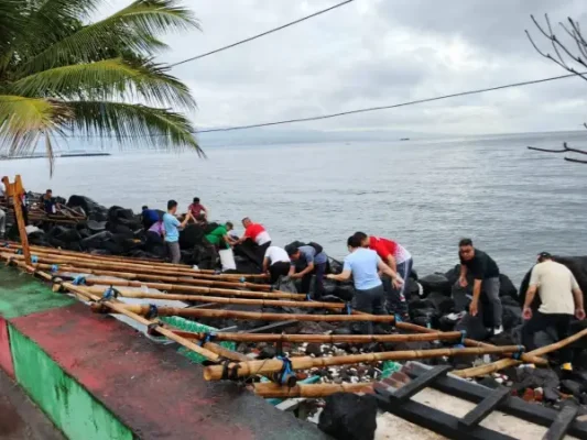 Plt Sekwan Sulut Niklas Silangen Pimpin Jajaran Setwan Wujudkan Indonesia Asri di Pesisir Pantai Karangria