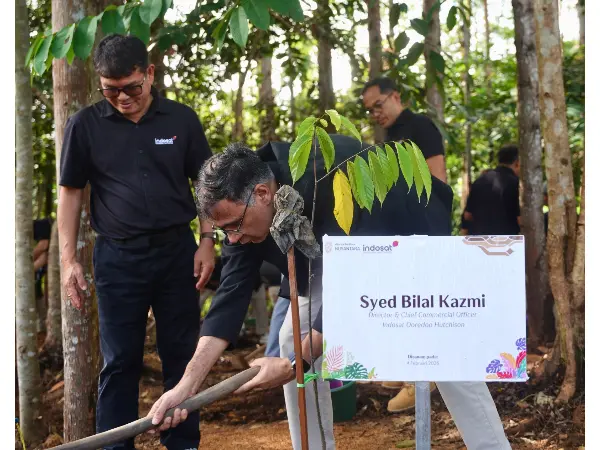 Komitmen Indosat Dukung IKN Berkelanjutan Melalui Aksi Penanaman Pohon