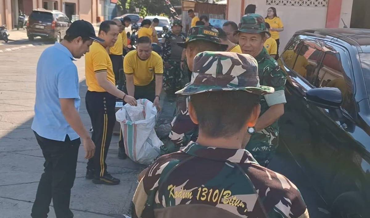 Kapolres Bitung Albert Zai Pimpin Gerakan Indonesia Asri di Pasar Cita
