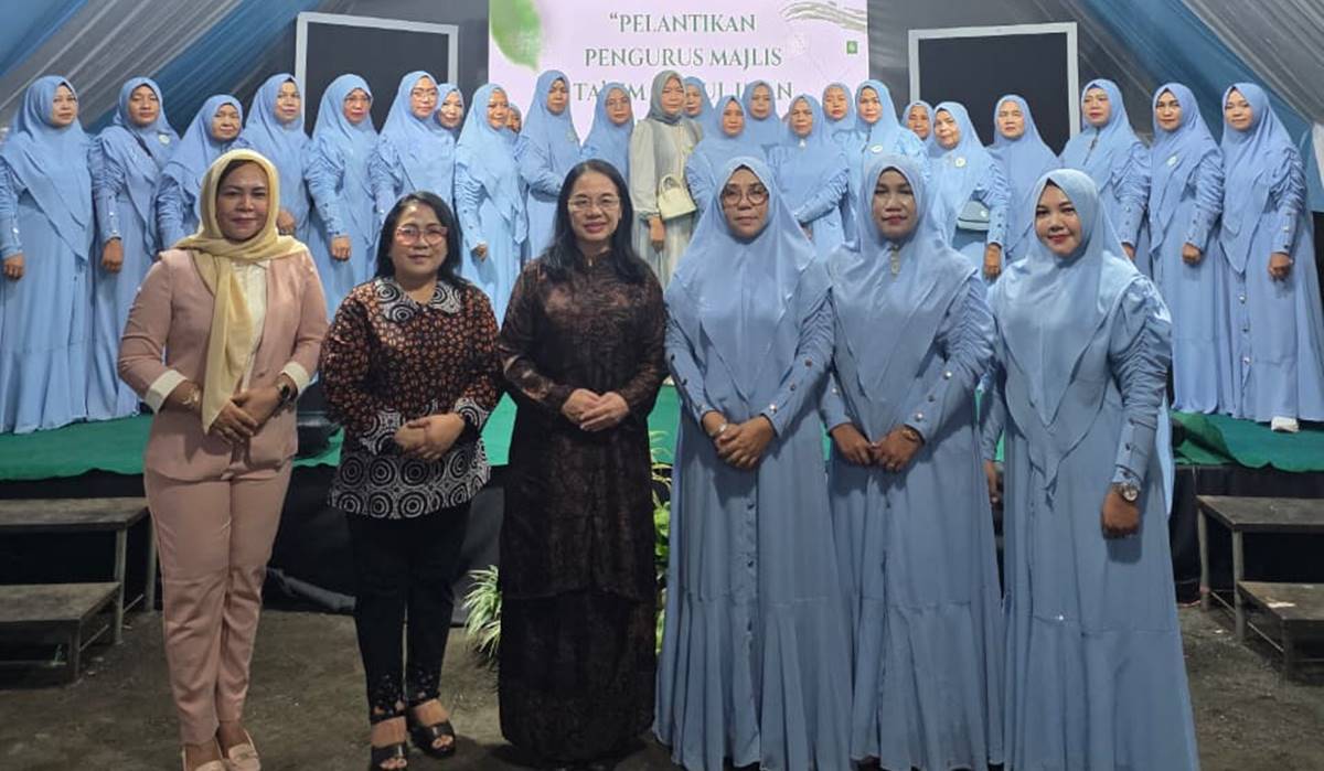 Ketua TP PKK Bitung Ellen Honandar Sondakh Hadiri Pengukuhan Majelis Ta’lim dan BKM Nurul Iman